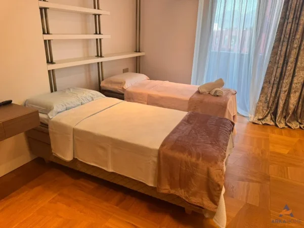 Tirane, shitet apartament 2+1+Ballkon Kati 6, 212 m² 1.000.000 € (RRUGA E ELBASANIT)