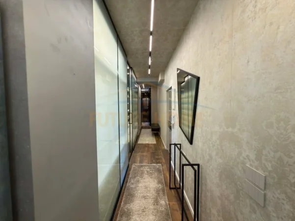 Tirane, shitet apartament 2+1 Kati 7, 141 m² 650.000 € (Ambasador 3)