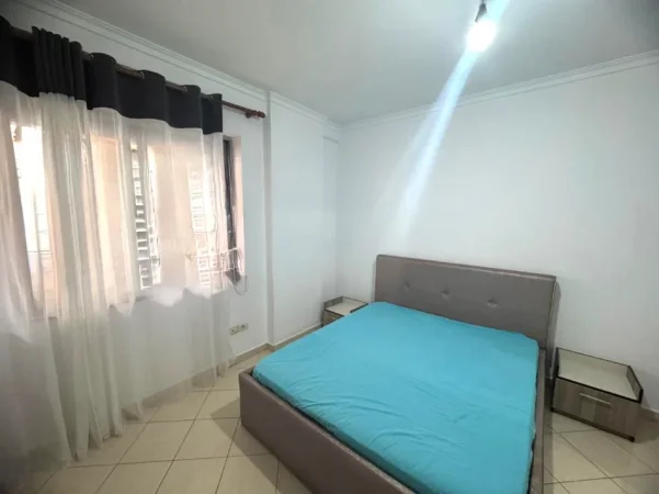 Tirane, jepet me qera apartament 2+1+Ballkon Kati 1, 124 m² 500 € (Astir)