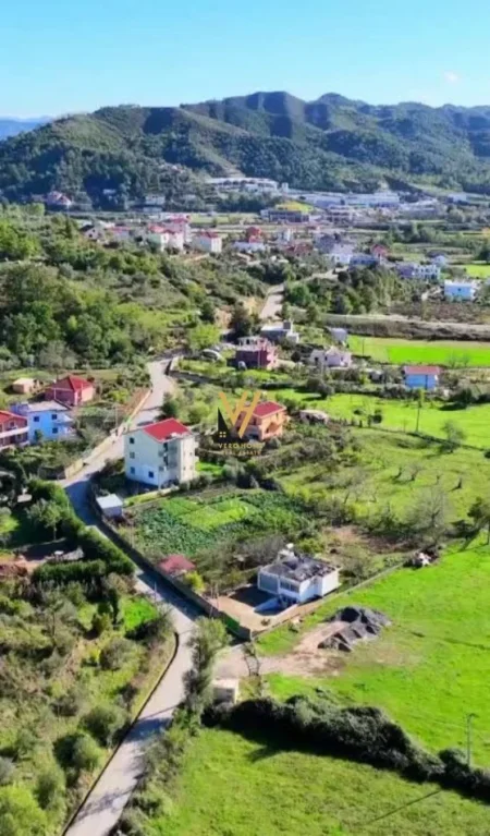 Tirane, shitet truall , 2.000 m² 200.000 € (VORE)