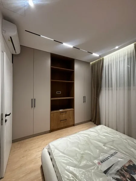 Tirane, jepet me qera apartament 1+1 Kati 1, 70 m² 600 € (Qender)