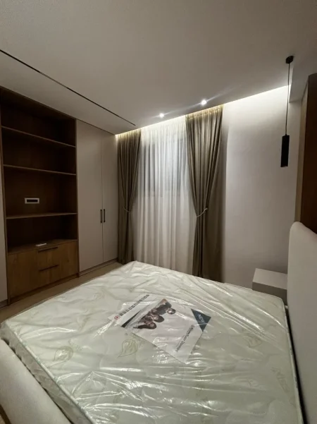 Tirane, jepet me qera apartament 1+1 Kati 1, 70 m² 600 € (Qender)