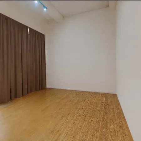 Tirane, jepet me qera dyqan , (Rruga e Durresit)