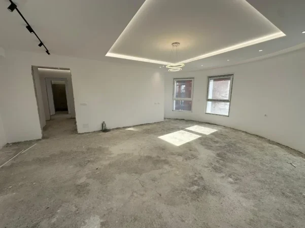 Tirane, shitet apartament 2+1+Ballkon Kati 3, 119 m² 235.000 € (Rruga Ali Demi)