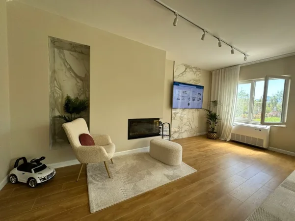 Tirane, shitet 2 Katshe , 500.000 € (petrele)