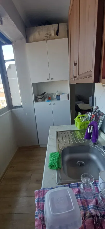 Tirane, shitet apartament 1+1 Kati 4, 54 m² 87.000 € (Spitali Ushtarak Laprak)