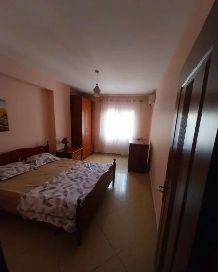 Tirane, Me qera apartament 3+1+2+Aneks+Ballkon Kati 5, 124 m² 70.000 lek(Rruga Margarita Tutolani Qëndër/Sheshi Wilson)