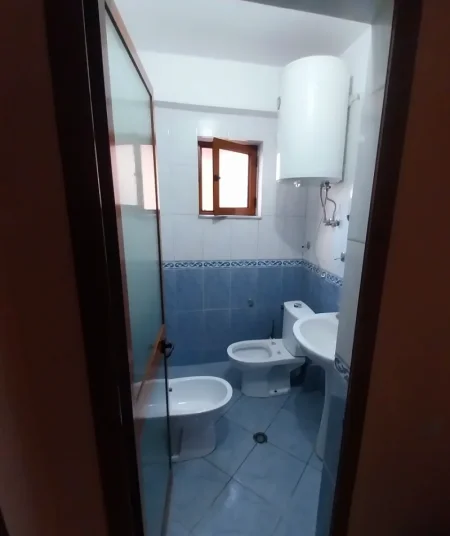 Tirane, Me qera apartament 3+1+2+Aneks+Ballkon Kati 5, 124 m² 70.000 lek(Rruga Margarita Tutolani Qëndër/Sheshi Wilson)