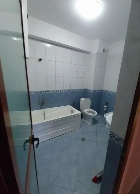 Tirane, Me qera apartament 3+1+2+Aneks+Ballkon Kati 5, 124 m² 70.000 lek(Rruga Margarita Tutolani Qëndër/Sheshi Wilson)