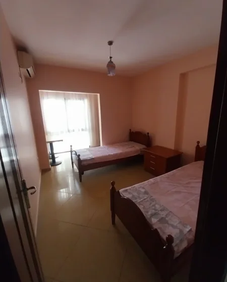 Tirane, Me qera apartament 3+1+2+Aneks+Ballkon Kati 5, 124 m² 70.000 lek(Rruga Margarita Tutolani Qëndër/Sheshi Wilson)