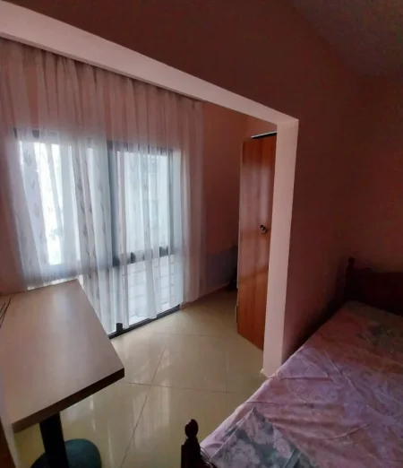 Tirane, Me qera apartament 3+1+2+Aneks+Ballkon Kati 5, 124 m² 70.000 lek(Rruga Margarita Tutolani Qëndër/Sheshi Wilson)