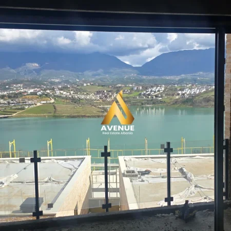 Tirane, shitet apartament duplex Dublex , 211 m² 390.000 € (Swan Lake Residence, Farkë)