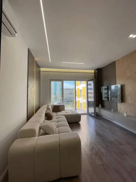 Tirane, jepet me qera apartament 2+1 , 900 € (Zogu i Zi)