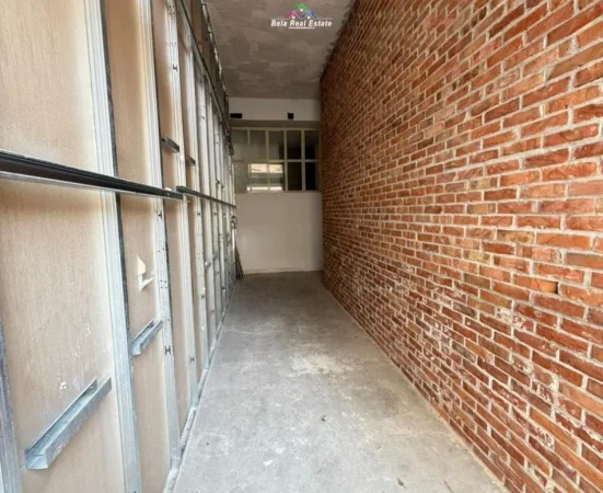 Tirane, jepet me qera dyqan Kati 0, 22 m² 420 € (Rruga Myslym Shyri)