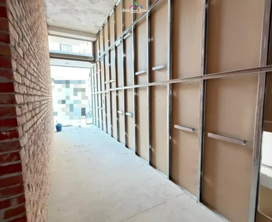 Tirane, jepet me qera dyqan Kati 0, 22 m² 420 € (Rruga Myslym Shyri)