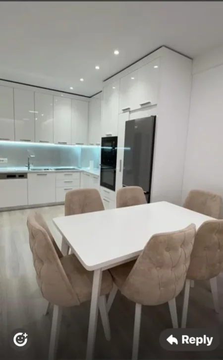 Tirane, jepet me qera apartament 1+1 Kati 7, 600 €