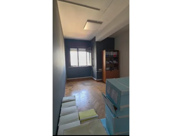 Qera, Ambjent Biznesi, Qender, Tirane.