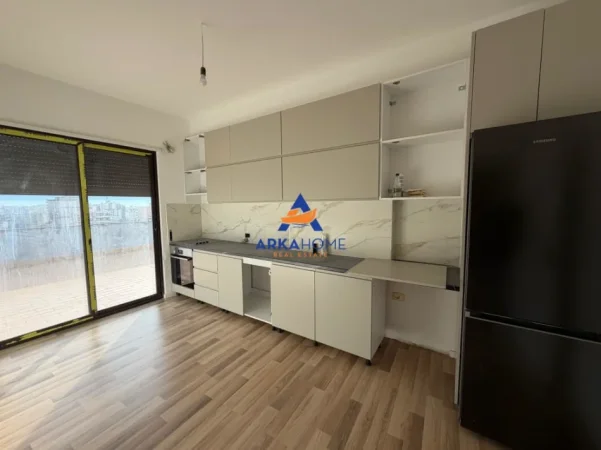Vlore, shitet apartament+verande | Penthouse 2+1 Kati 10, 106 m² 199.999 € (VLORE)