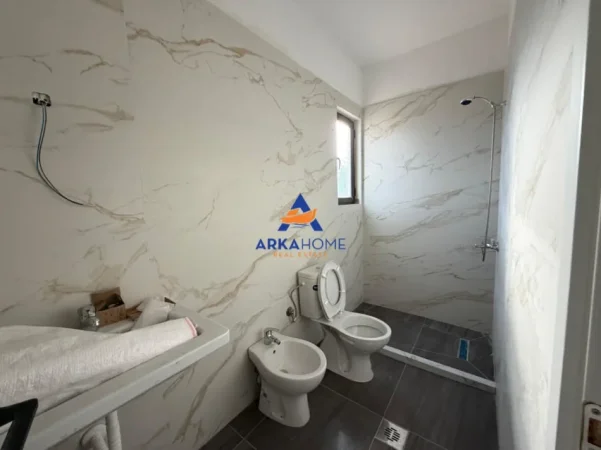 Vlore, shitet apartament+verande | Penthouse 2+1 Kati 10, 106 m² 199.999 € (VLORE)