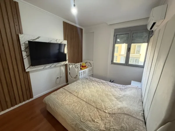 Tirane, jepet me qera apartament 2+1 Kati 5, 94 m² 750 € (liqeni i thate)