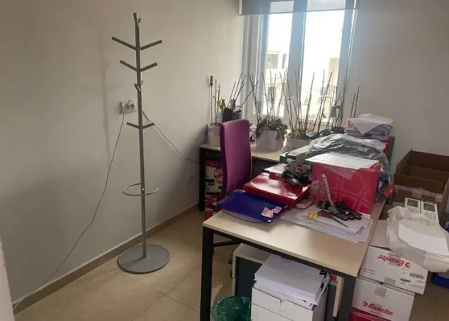 Tirane, jepet me qera zyre Kati 6, 105 m² 1.100 € (Rruga Myslym Shyri)