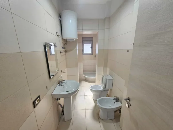 Tirane, jepet me qera apartament 1+1 Kati 4, 55 m² 520 € (sheshi willson)