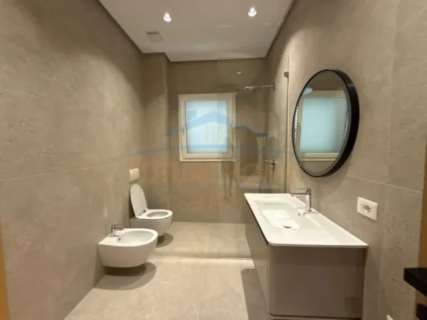 Tirane, jepet me qera ambjent biznesi Kati 0, 1.200 m² 9.000 € (Rruga e Elbasanit)