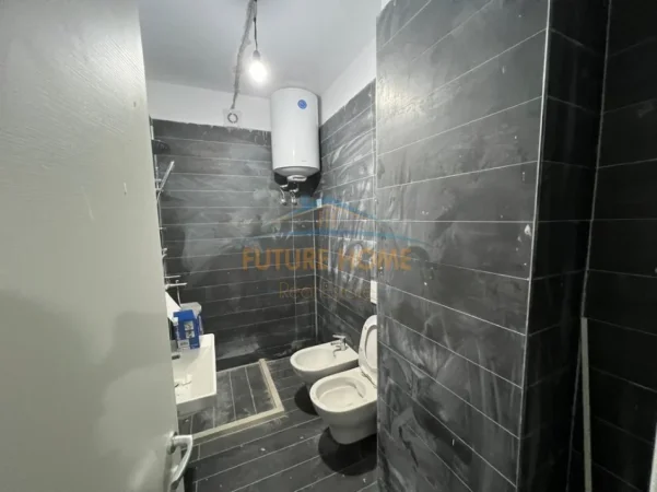 Tirane, shitet apartament 1+1 Kati 3, 86 m² 129.000 € (Prane Universitetit Marin Barleti, Selite)