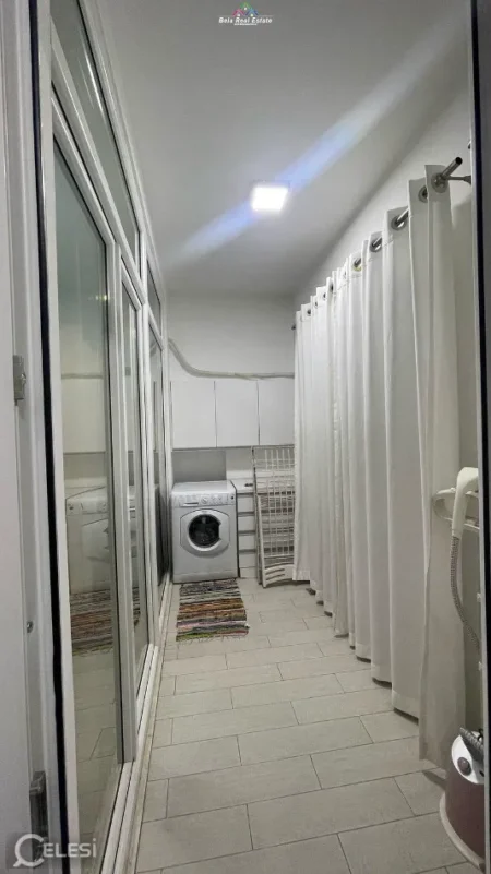 Tirane, jepet me qera apartament 1+1+Ballkon Kati 3, 60 m² 675 € (tish dahia)