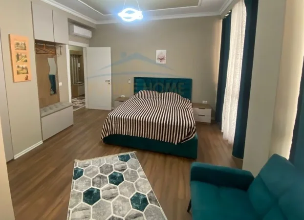 Qera , Apartament 2+1+2 , Rruga Riza Cerova