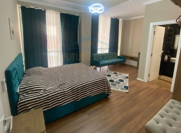 Qera , Apartament 2+1+2 , Rruga Riza Cerova