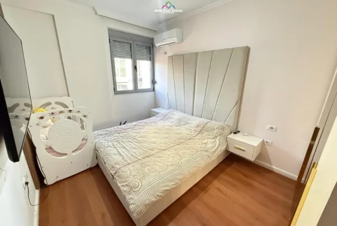 Tirane, jepet me qera apartament 2+1 Kati 5, 94 m² 750 € (Rruga Hamdi Garunja)