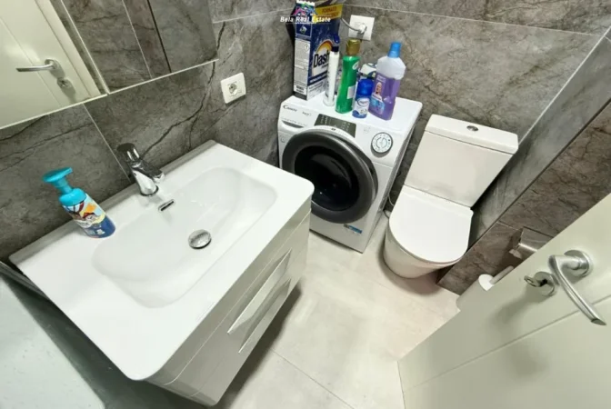 Tirane, jepet me qera apartament 2+1 Kati 5, 94 m² 750 € (Rruga Hamdi Garunja)