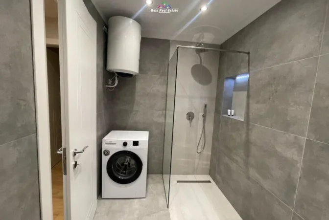 Tirane, jepet me qera apartament 1+1+Ballkon Kati 5, 50 m² 620 € (pazari i ri)