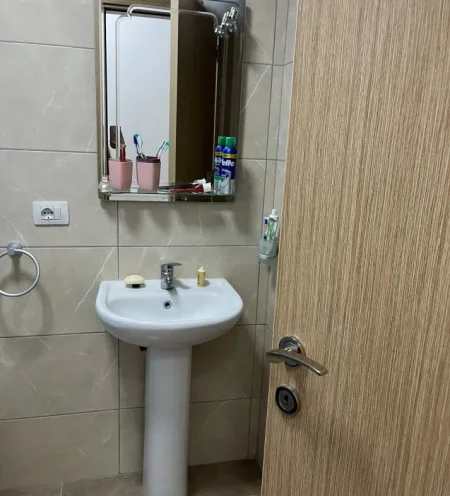 Tirane, jepet me qera apartament 3+1+Ballkon Kati 3, 112 m² 630 € (5 maji)
