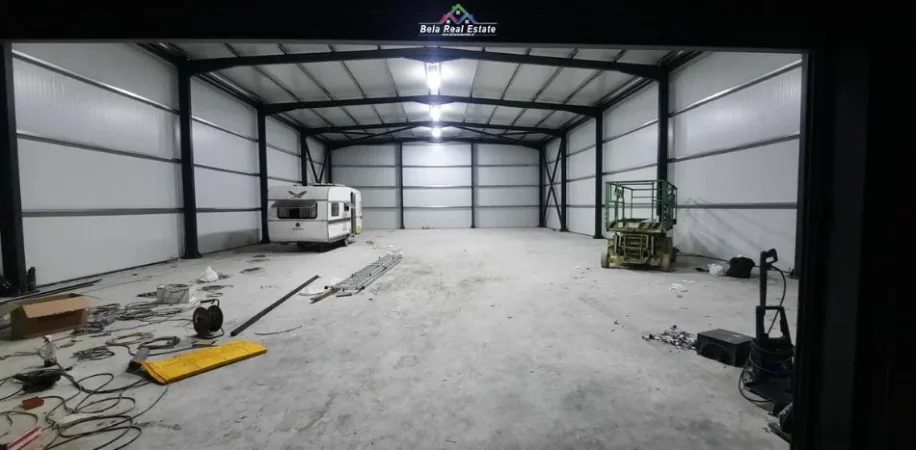 Tirane, jepet me qera magazine Kati 0, 400 m² 2.000 € (Rruga e Arbrit)