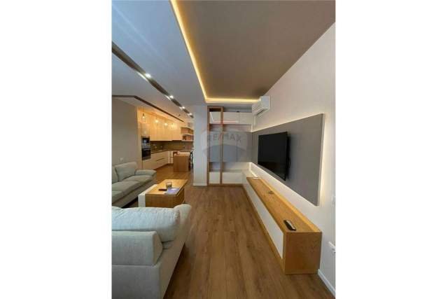 Tirane, jepet me qera 650 Euro