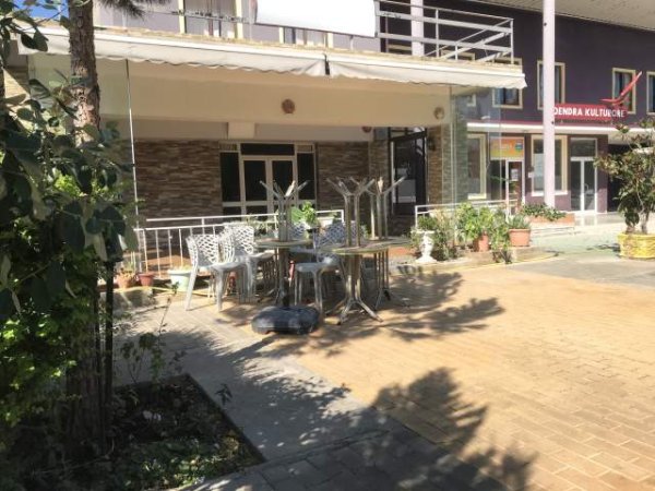 Divjake, jepet me qera lokal Kati 0, 100 m² 35.000 Leke (Qender divjake)