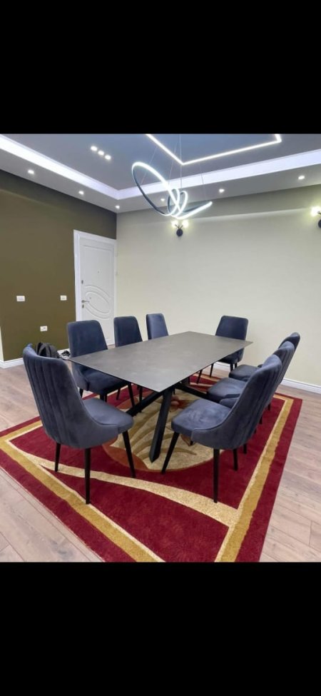 Tirane, jepet me qera apartament 3+1+BLK Kati 2, 172 m² 600 Euro (Kinostudio)