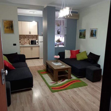 Tirane, jepet me qera apartament 1+1+BLK Kati 6, 70 m² 550 Euro (rruga Margarita Tutulani)