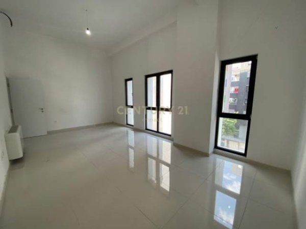JAPIM ME QIRA APARTAMENT 2+1 PER ZYRA, ARLIS FARMACIA 10! 500 € /Muaj