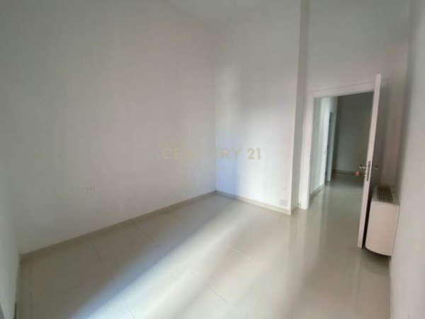 JAPIM ME QIRA APARTAMENT 2+1 PER ZYRA, ARLIS FARMACIA 10! 500 € /Muaj