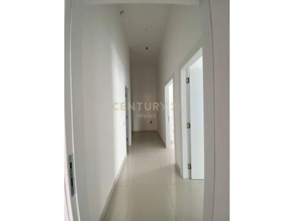 JAPIM ME QIRA APARTAMENT 2+1 PER ZYRA, ARLIS FARMACIA 10! 500 € /Muaj