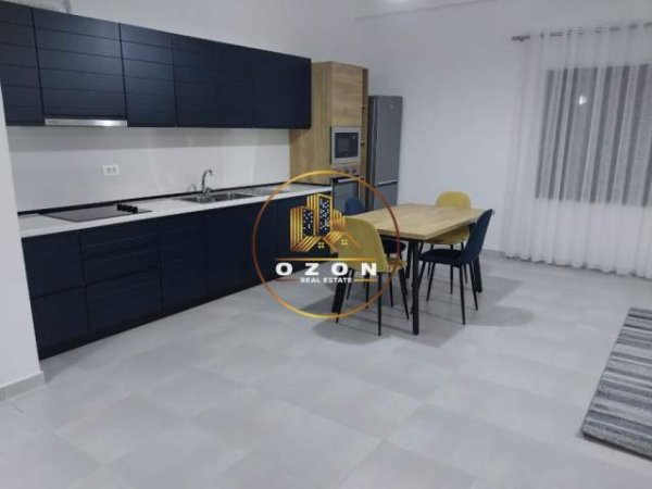 Tirane, jepet me qera apartament 1+1+A+BLK Kati 5, 88 m² 600 Euro (KODRA E DIELLIT)