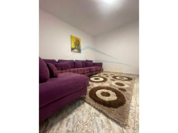 Tirane, jepet me qera apartament 1+1 Kati 1, 65 m² 450 Euro (qytet studenti)