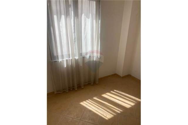 Tirane, shitet apartament 2+1 Kati 8, 77 m² 83.000 Euro (Yzberisht)