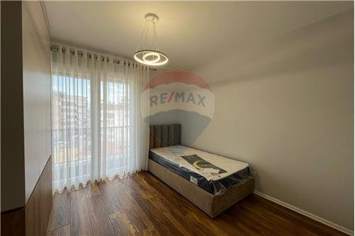 Tirane, jepet me qera apartament 2+1 1.000 Euro