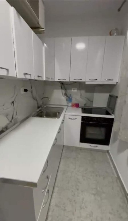Tirane, jepet me qera apartament 1+1 Kati 6, 68 m² 400 Euro (Delijorgji)