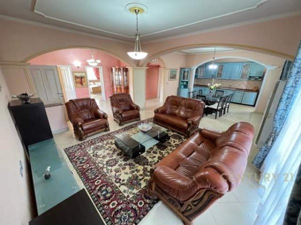 Tirane, jepet me qera apartament 2+1+A+BLK Kati 2, 180 m² 420 Euro