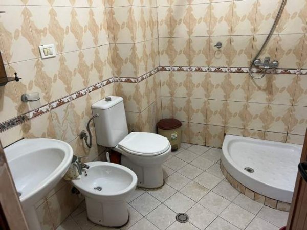 Tirane, jepet me qera apartament 3+1+BLK Kati 5, 114 m² 500 Euro (Rruga e Dibres)